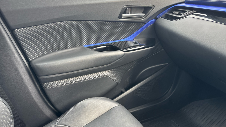 Toyota C-HR 2.0 Hybrid Dynamic 5dr CVT Hybrid Hatchback